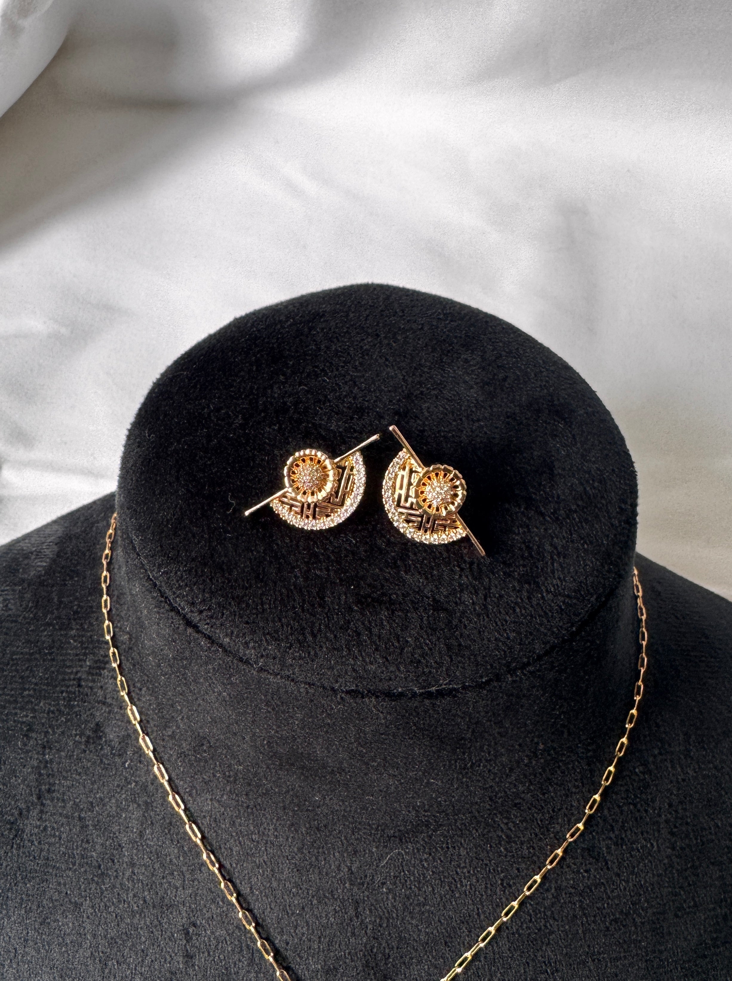 Unite Necklace