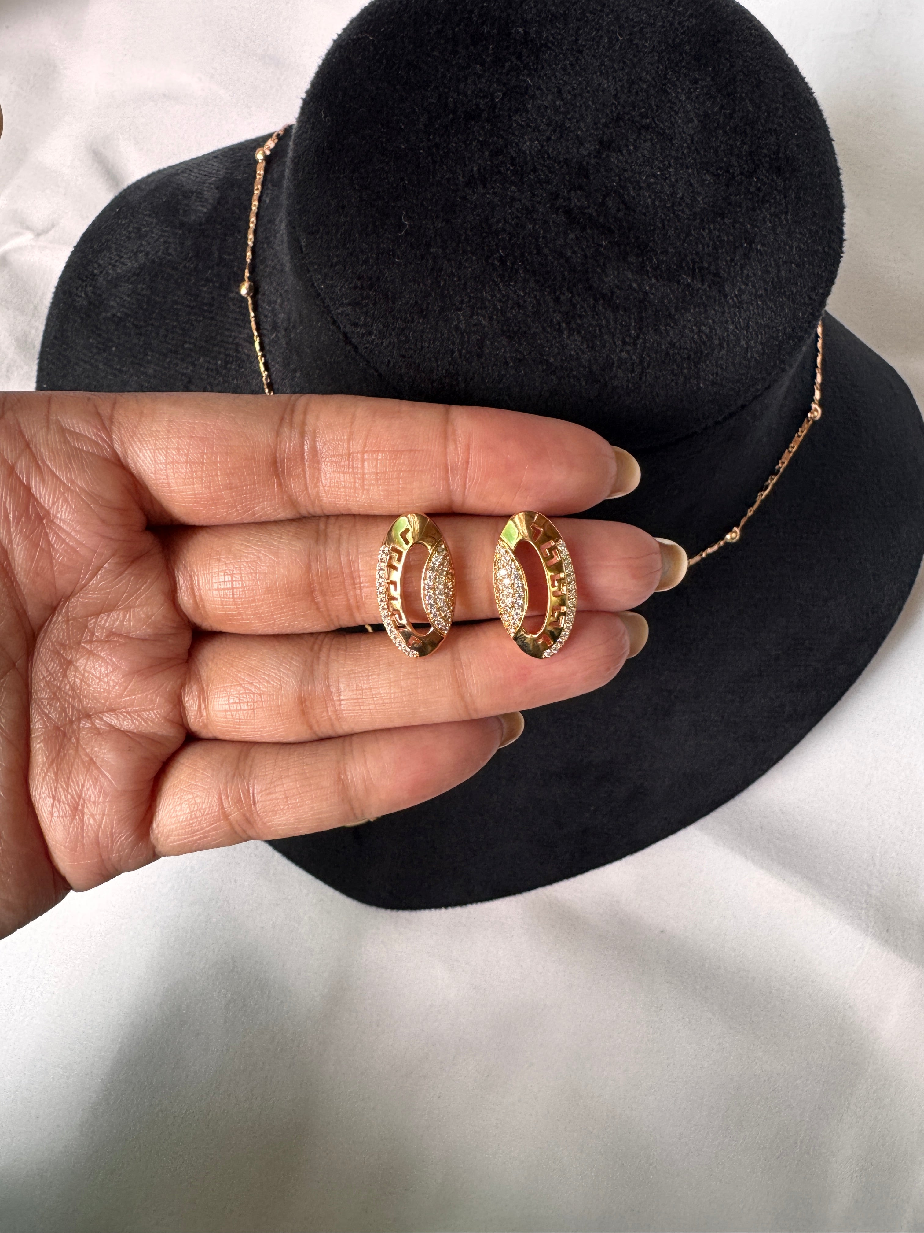 Oval Necklace