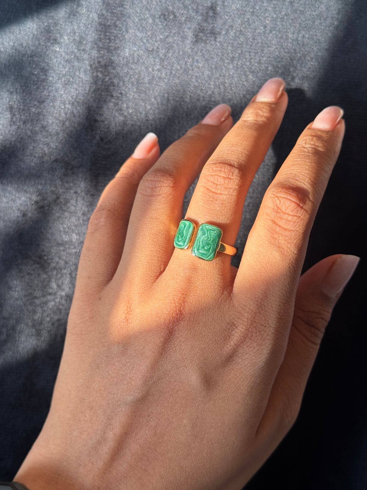 Enamel V Ring