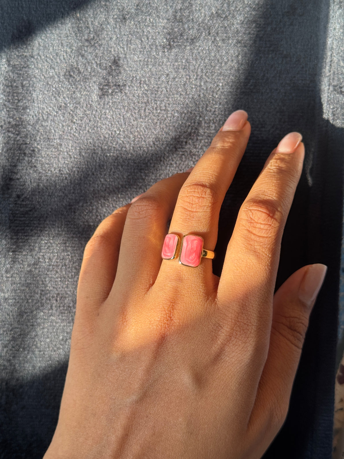 Enamel V Ring